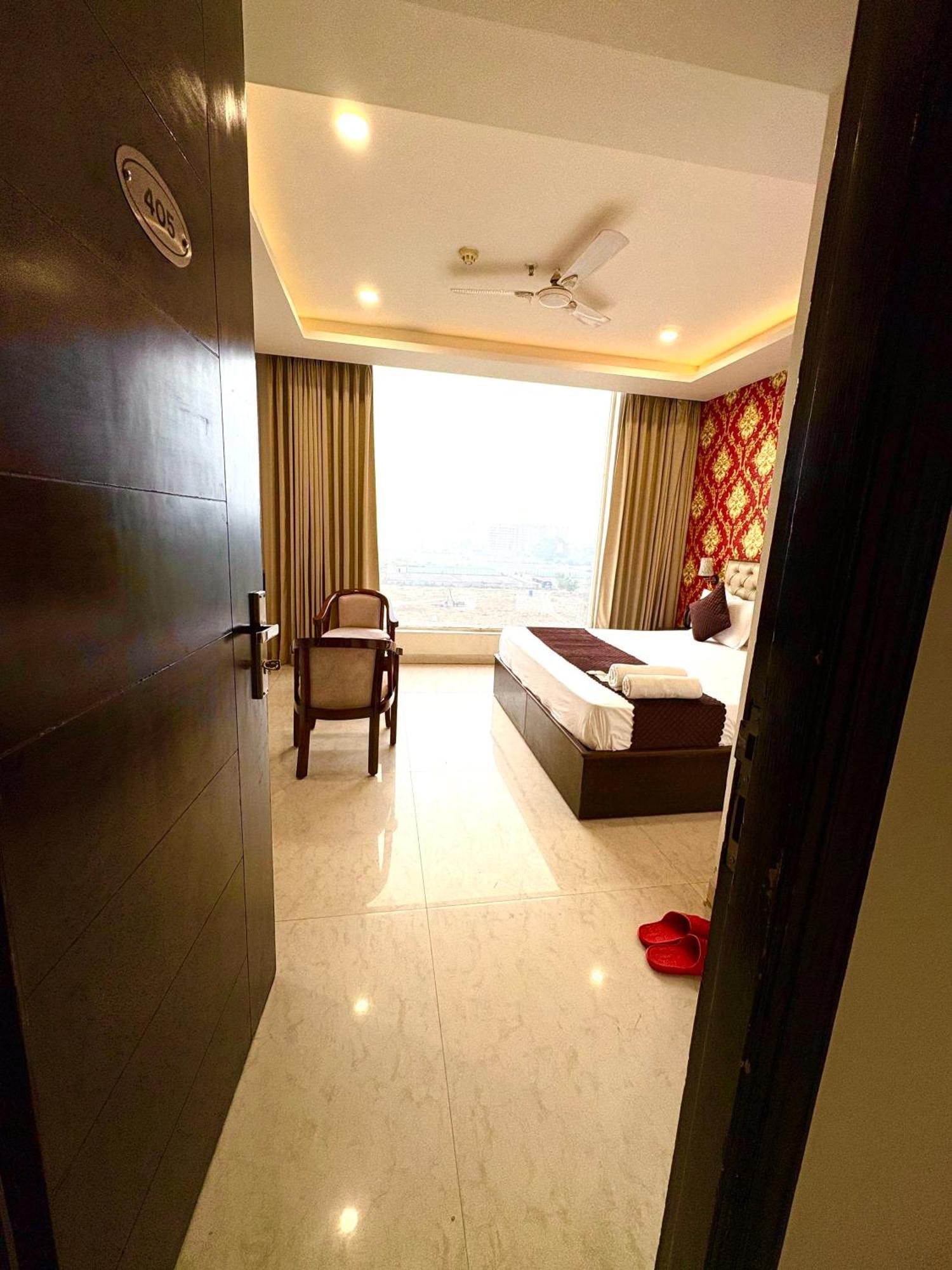 Hotel Northview Park By Lycoris !! Top Rated & Most Awarded Property In Tricity Zirakpur Extérieur photo