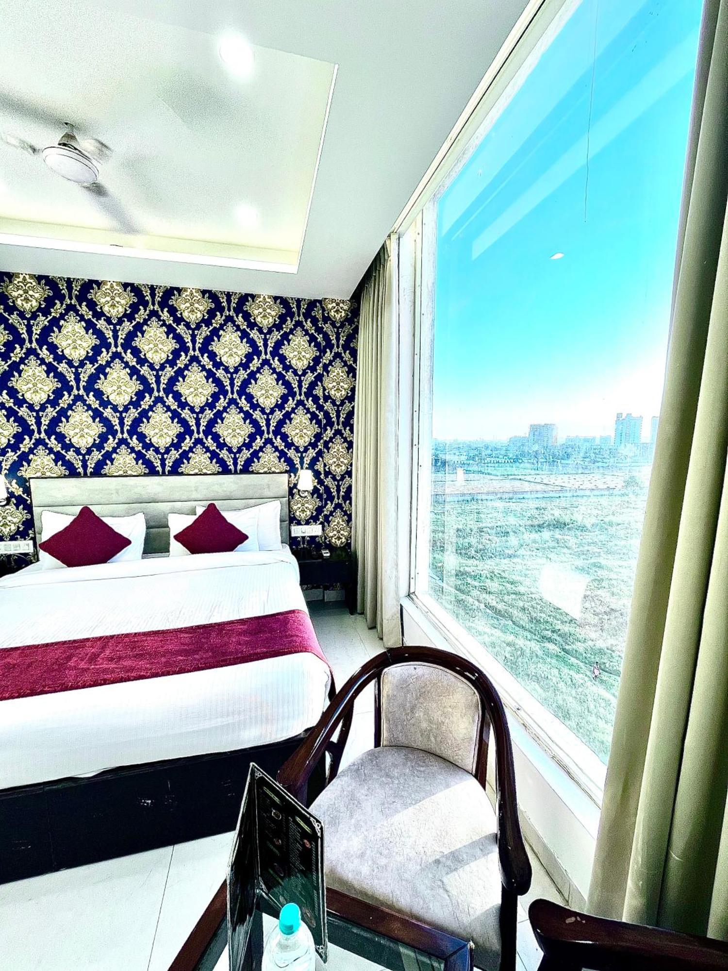 Hotel Northview Park By Lycoris !! Top Rated & Most Awarded Property In Tricity Zirakpur Extérieur photo
